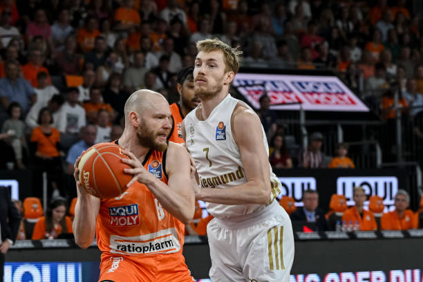 发挥也至关 发挥也至关