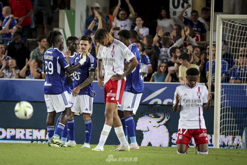 热刺在主场 热刺在主场